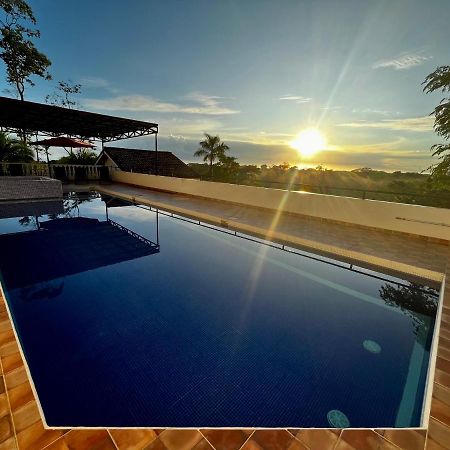 Hotel Los Cielos Del Caribe Cahuita Esterno foto