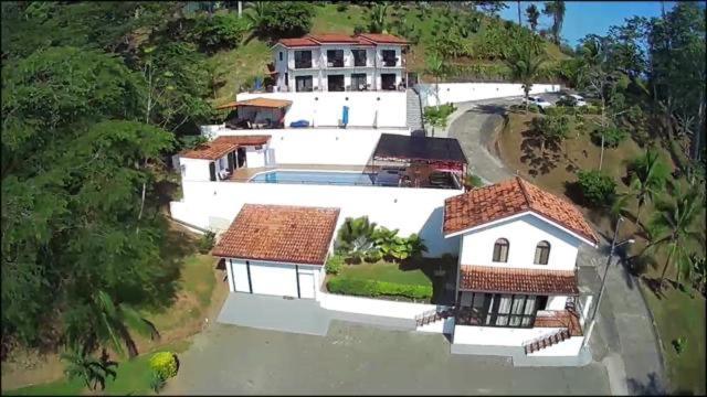 Hotel Los Cielos Del Caribe Cahuita Esterno foto