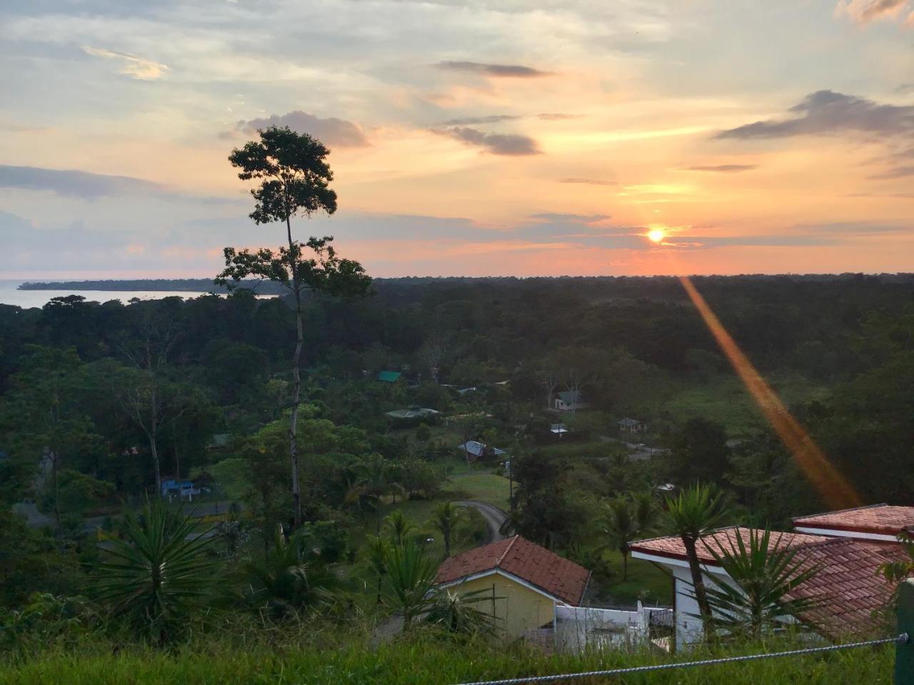 Hotel Los Cielos Del Caribe Cahuita Esterno foto